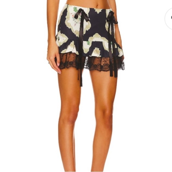 Zemeta Mini Skirt Renaissance Rose Tutu in Black Size Medium - Picture 2 of 7